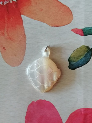 Turtle pendant made of mother of pearl with 925 silver ring new