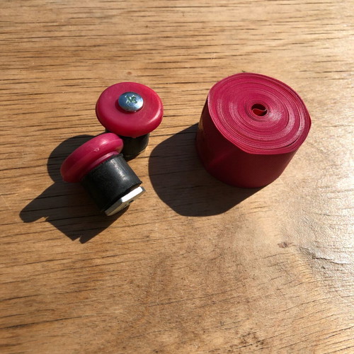 Bicycle handlebar tape set with handlebar plugs new