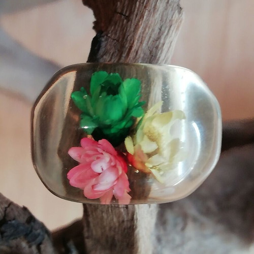 Blown glass ring new with dried flowers and sand shade