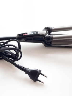 Τριπλή πρέσα μαλλιών Babyliss Pro 230 σαν καινούργιο για κυματισμούς
