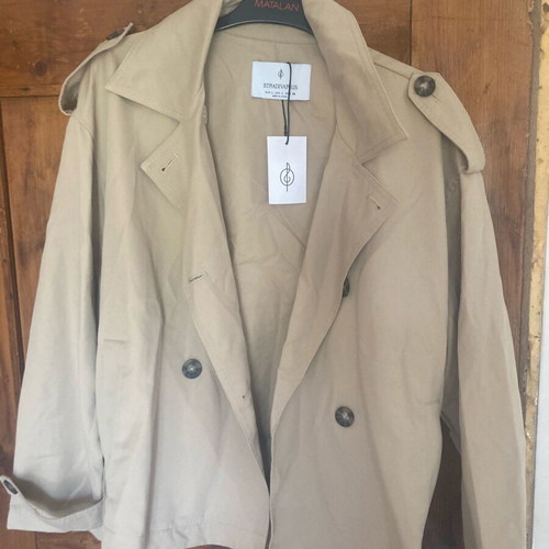 Stradivarius coat size L new, beige