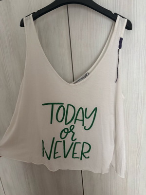 Attrattivo blouse with V neck one size new, white and green