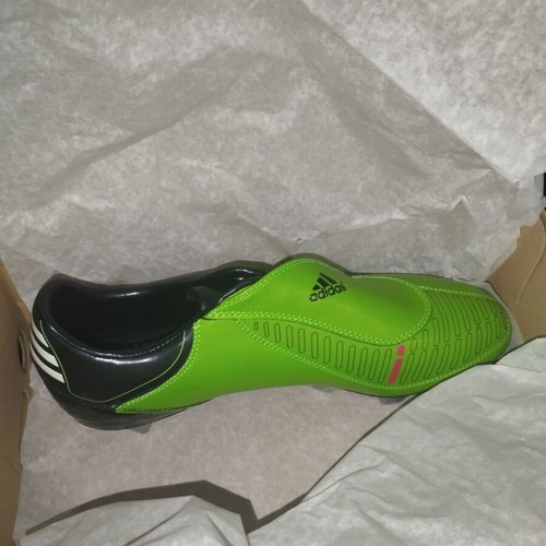 Adidas F10 2010 football boots new, size 44.5, green