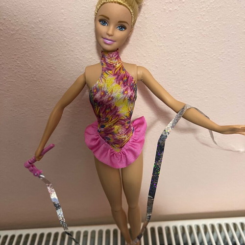 Barbie rhythmic gymnast doll with ribbon like new