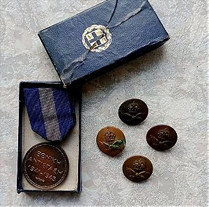 Μετάλλιο Εθνικής Αντιστάσεως και 4 κουμπιά λοτ.