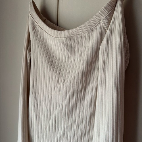 Gina Tricot blouse like new, beige, bell sleeves, off-shoulder