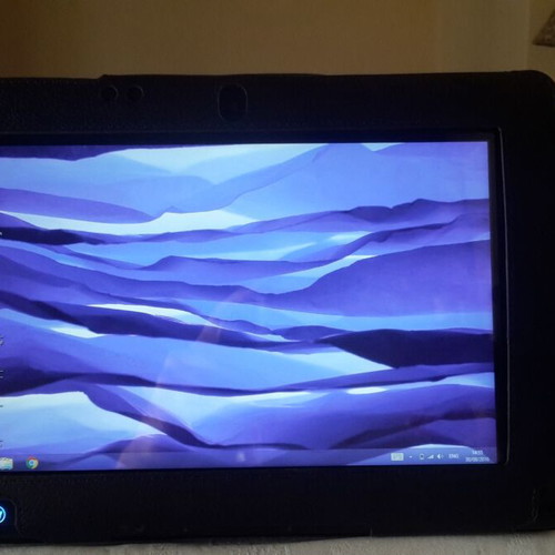 Acer ICONIA TAB W500 tablet with keyboard and carry bag