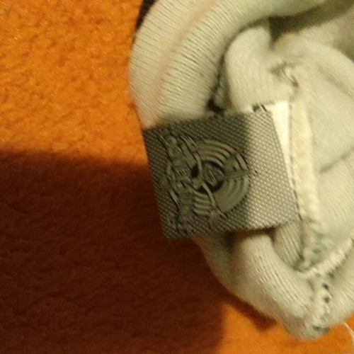 Looney Tunes woolen kids hat blue gray like new, one size