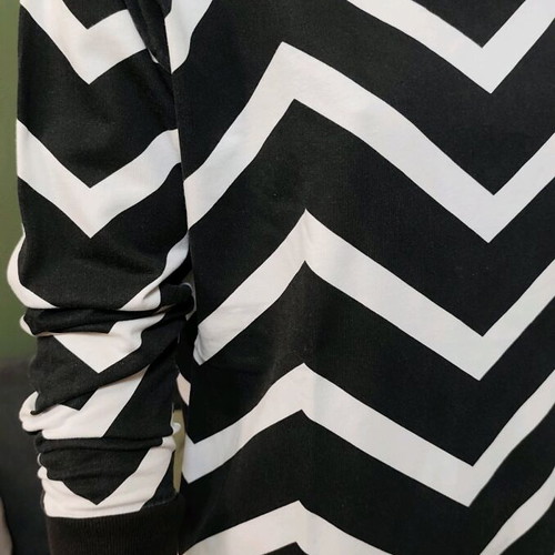 H&M blouse used with geometric pattern, size M