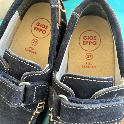 Gioseppo kids moccasins size 27 like new, blue