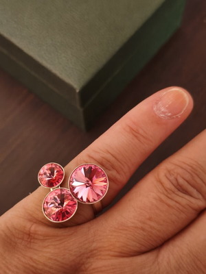 925 ring new with three large pink stones, adjustable