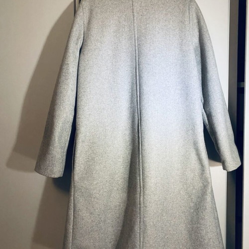 Zara coat with lapel and pockets, like new, gray