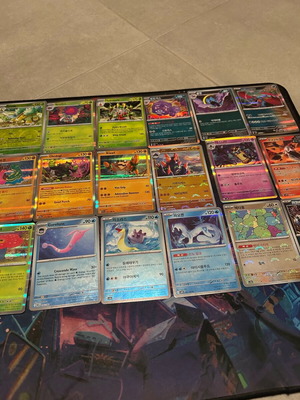 Pokémon Holo-Reverse Holo Cards, 18 Pieces, Near Mint