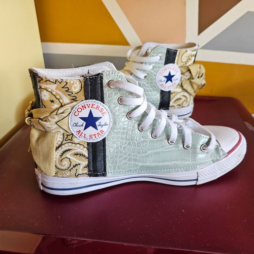 Converse All Star Hi limited edition women's shoes like new, leather