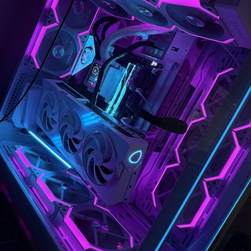 High-End Gaming Workstation Setup with Intel Core i9-14900K and MSI RTX 5070 Ti
