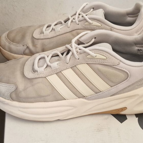 Adidas Alphaboost V1 sneakers like new, size 45, beige