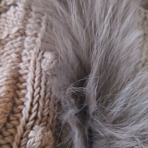 Knitted vest new with fur and strass, size M brown