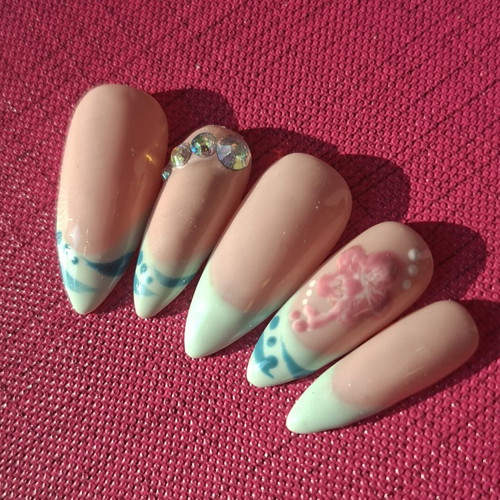 Press-on nails set of 10, handmade, reusable, new