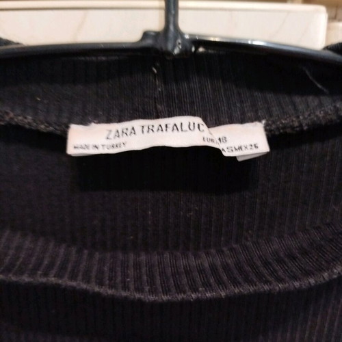 Zara t-shirt black like new, size S-M