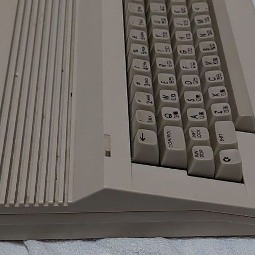 Commodore 64C with 1541-II Disk Drive like new, complete set