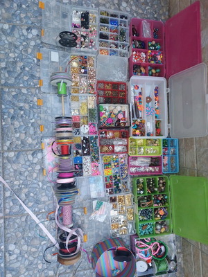 Υλικά για κοσμήματα σαν καινούργια, μεγάλη συλλογή χειροτεχνίας