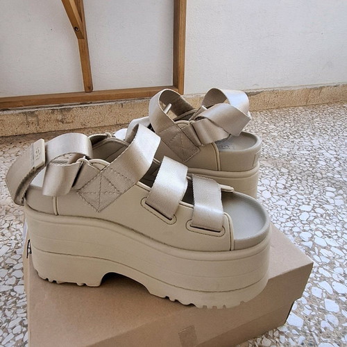 Ugg Women's Platform Beige Like New