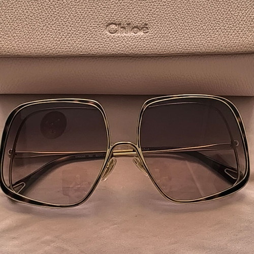 Chloe CH0035S sunglasses like new, gold color