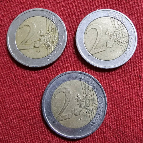 Coins 3 Greek 2-euro used with mint error on the wreath