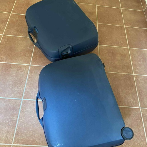 Samsonite hard travel suitcases set of two, like new, dark blue