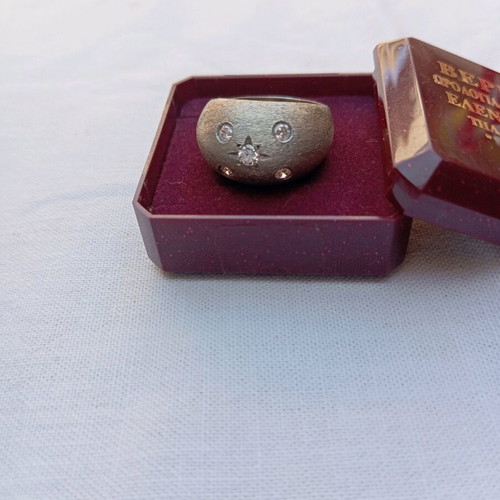 Silver 925 ring bombe with 5 zircon stones new, sandblasting method