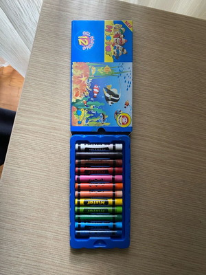 Crayons unused, set of 12 pieces