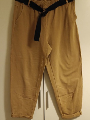 Women's wide brown pants size XL like new with black belt