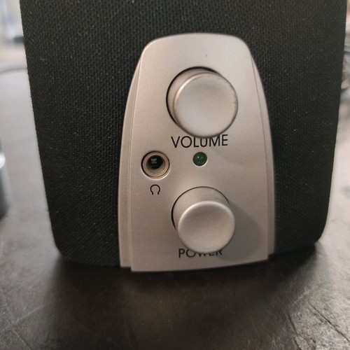 Mini speakers G used with cable and headphone connection