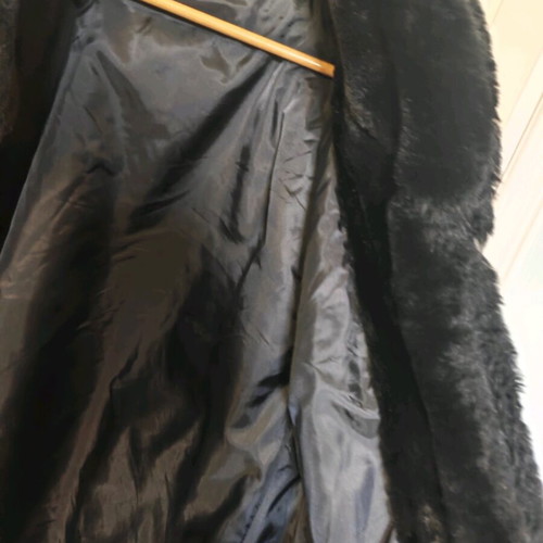 Synthetic fur coat used L/XL black