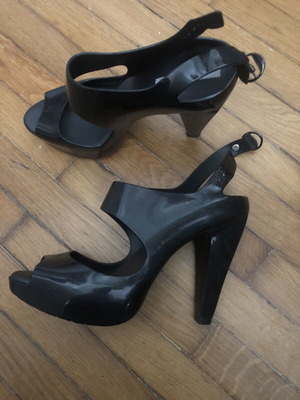 Melissa black sandals size 40 like new