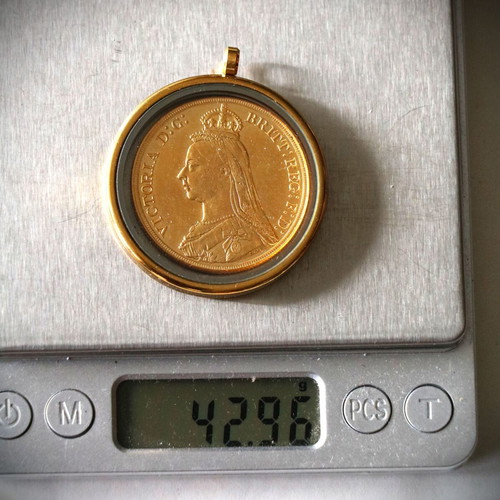 English Victoria Gold-Plated Pentoliro Coin Pendant New