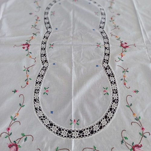 Tablecloth white cotton with cross-stitch and cutwork, like new 160x120 cm