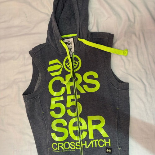 Crosshatch sleeveless men's vest like new with mark on back