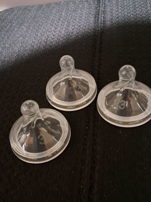 Dr Brown's nipples number 3 like new (6-9 months)