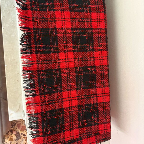 Scarf checked red black like new