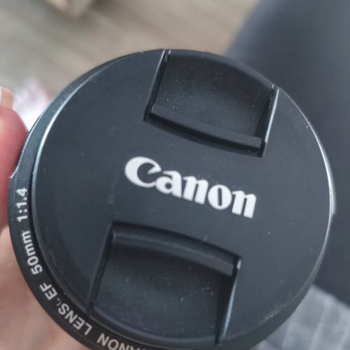 Canon EF 50mm f/1.4 USM lens like new, prime for portraits