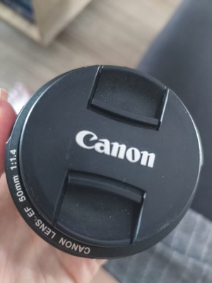 Canon EF 50mm f/1.4 USM lens like new, prime for portraits