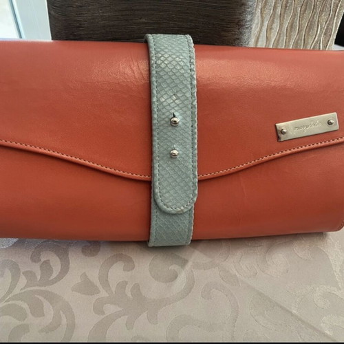 Maryholic clutch bag coral like new
