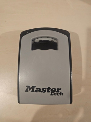 Master Lock 5403EURD XL Select Access wall key safe with 4-digit combination