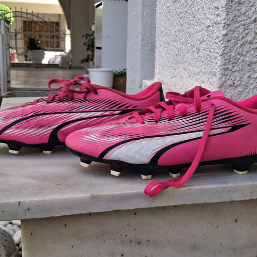 Puma Ultra ποδοσφαιρικά παπούτσια μεταχειρισμένα με τάπες μέγεθος 38