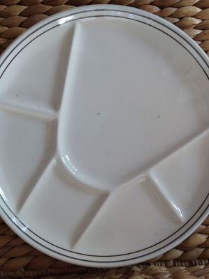 SERVING WITH PLATES FOR MEZE
