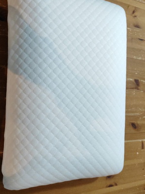 Memory foam pillow new in packaging