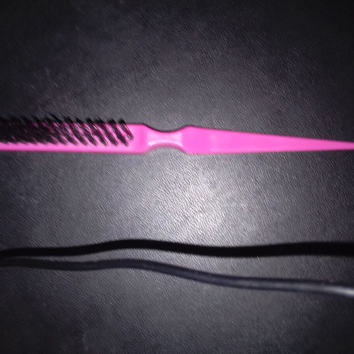 Teasing Brush Volume Brush bright pink magenta with black bristles like new
