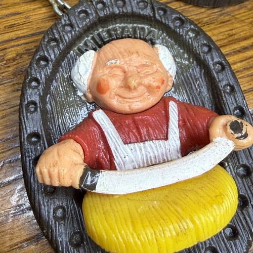 Vintage keychain set used, pack of 3