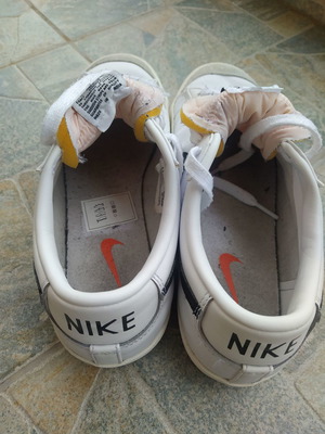 Nike athletic shoes used, size 43, white